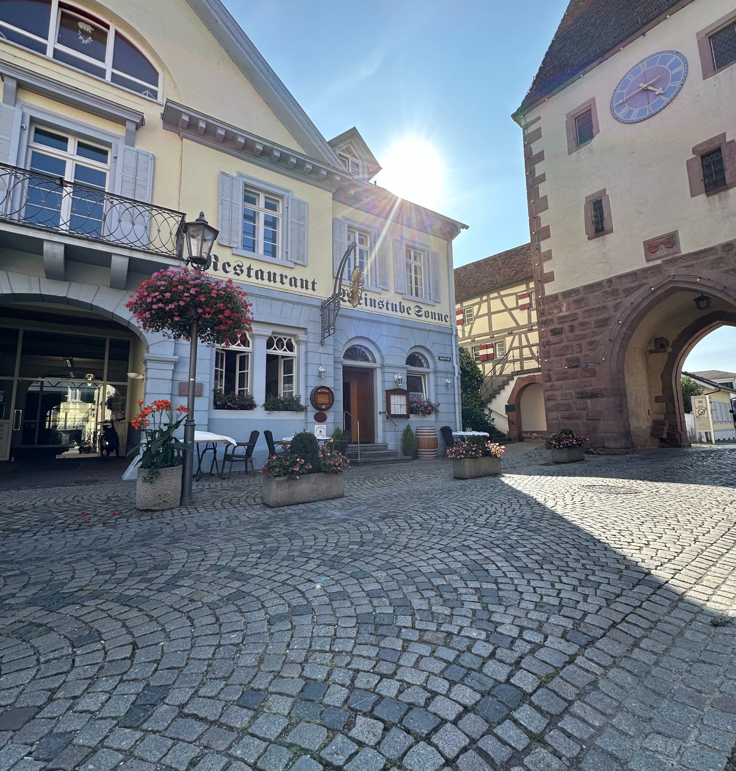 Stimmungsvolle Aufnahme aus der Weinstube zur Sonne